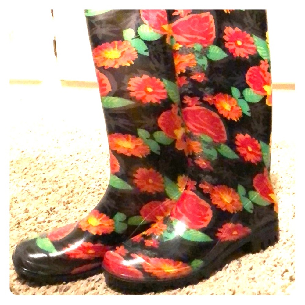 Rubber rain boots. Cute floral print!